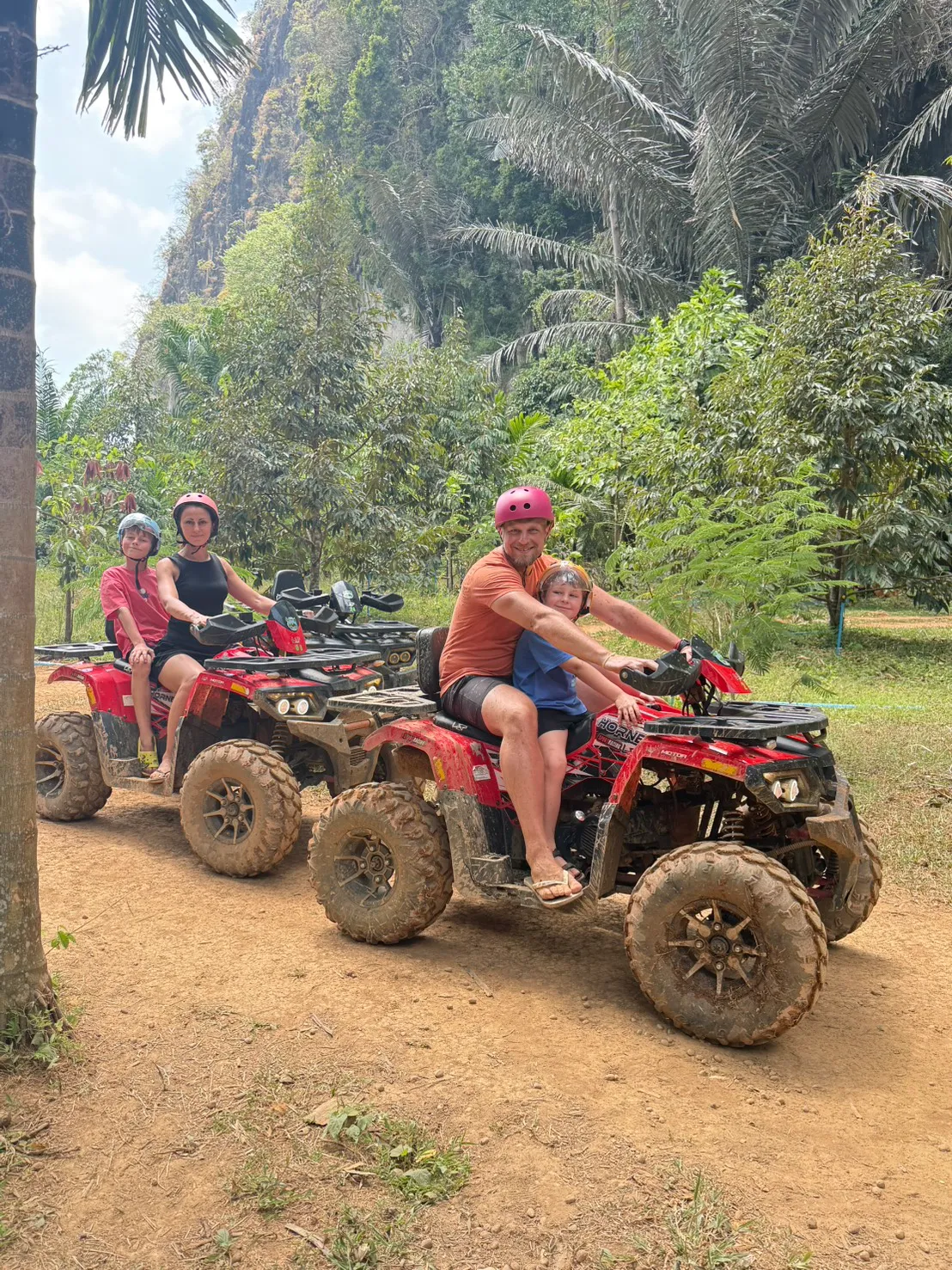 สมชาย ใจดี