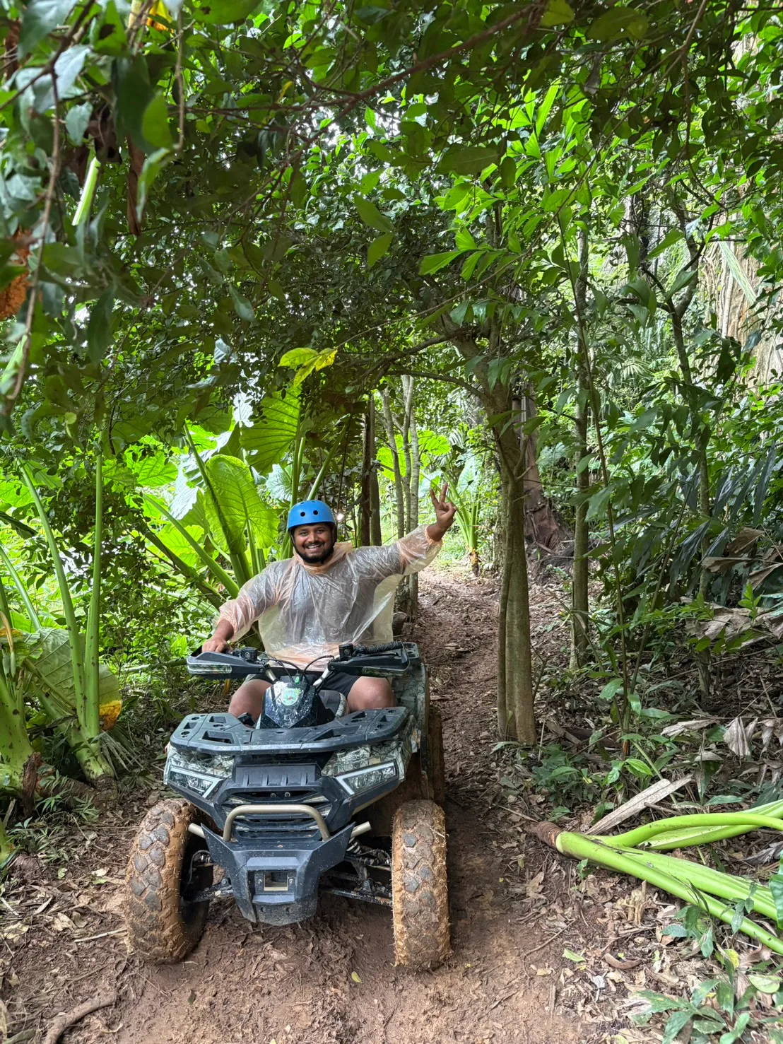 ขับ ATV ผจญภัยกลางป่าทึบ